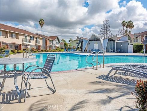 3342 Bradbury 18 , Los Alamitos, CA