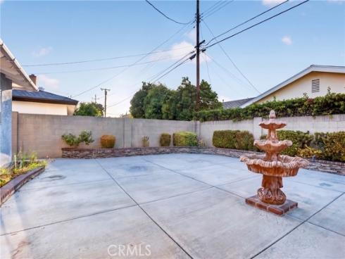 5071  Tripoli  , Los Alamitos, CA