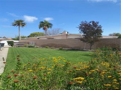 3352 Rowena , Los Alamitos, CA