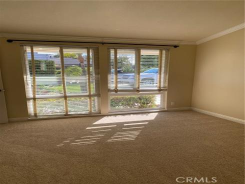 3352 Rowena , Los Alamitos, CA