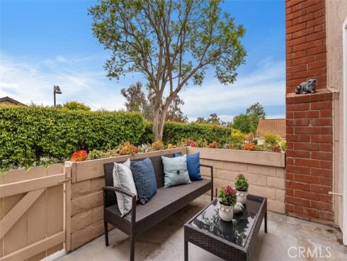 27684 Calle Valdes , Mission Viejo, CA