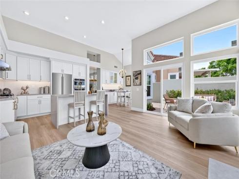 21285 Amora , Mission Viejo, CA