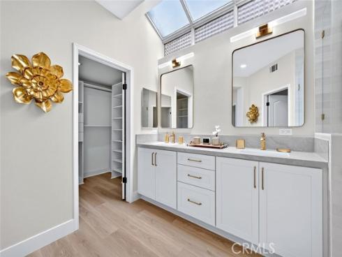 21285 Amora , Mission Viejo, CA