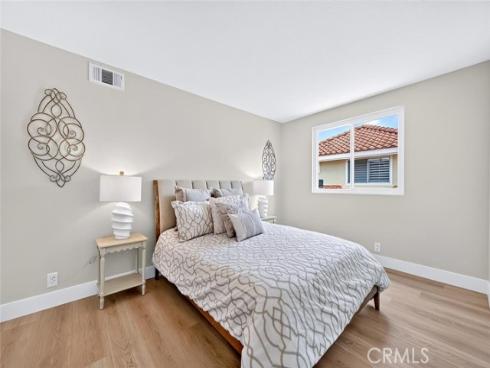 21285 Amora , Mission Viejo, CA