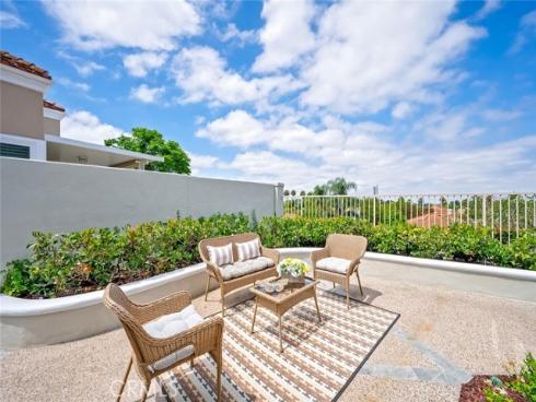 21285 Amora , Mission Viejo, CA