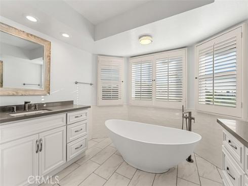 22971 Tiagua , Mission Viejo, CA