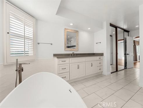 22971 Tiagua , Mission Viejo, CA