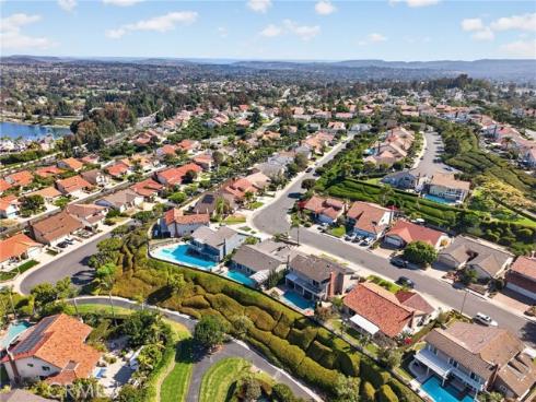 27441 Valderas , Mission Viejo, CA