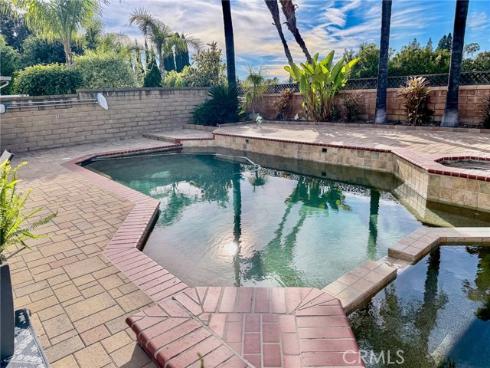 21865 Jinetes , Mission Viejo, CA