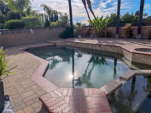 21865 Jinetes , Mission Viejo, CA