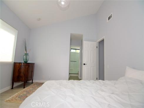 21865 Jinetes , Mission Viejo, CA
