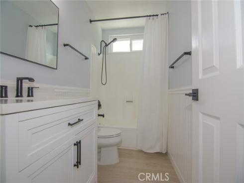 21865 Jinetes , Mission Viejo, CA