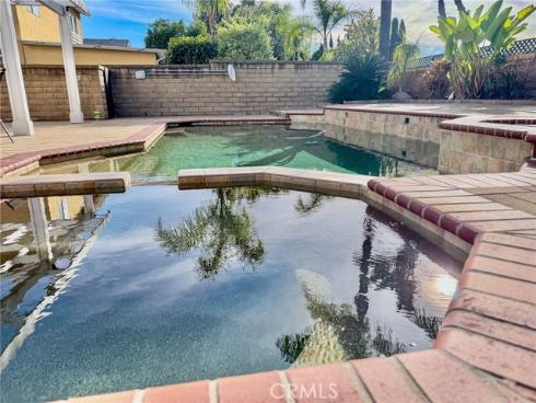 21865 Jinetes , Mission Viejo, CA