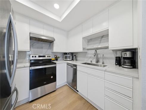 27743 Zircon 104 , Mission Viejo, CA
