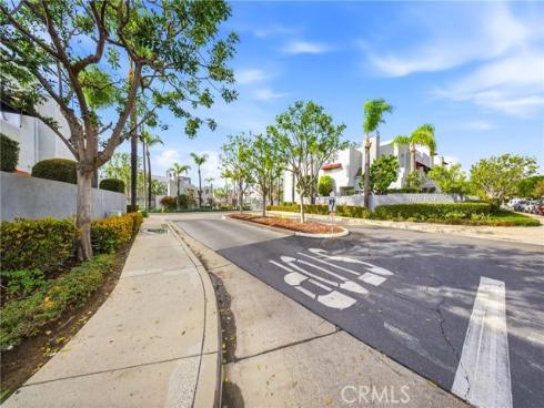 27743 Zircon 104 , Mission Viejo, CA