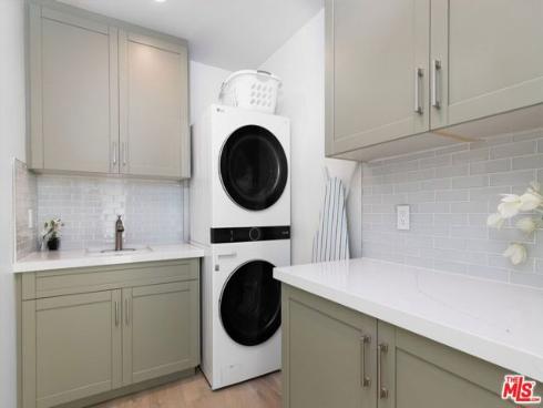 1703 Plaza Del Sur , Newport Beach, CA
