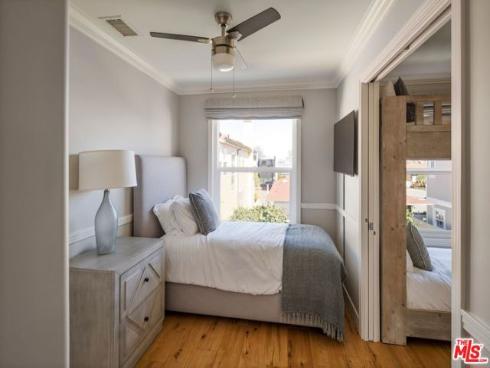 506 W Oceanfront 2 , Newport Beach, CA
