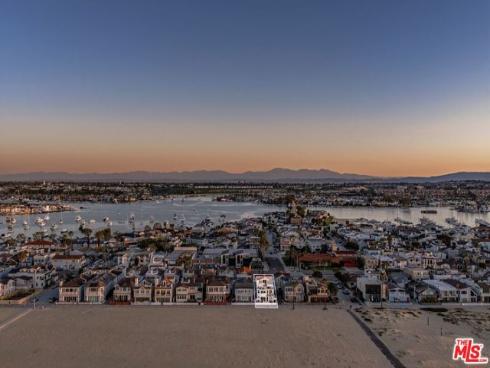 506 W Oceanfront 2 , Newport Beach, CA