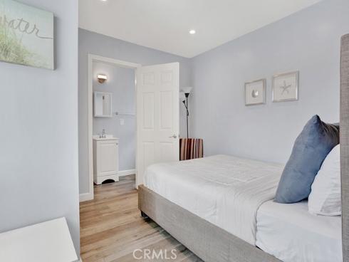 1320 W Balboa Boulevard, Newport Beach, CA