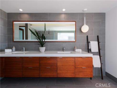 7104 W Oceanfront , Newport Beach, CA