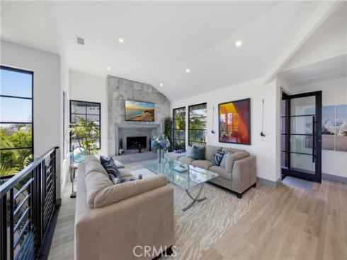 17 Monaco 12 , Newport Beach, CA
