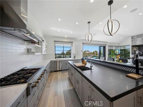 17 Monaco 12 , Newport Beach, CA