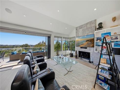 17 Monaco 12 , Newport Beach, CA