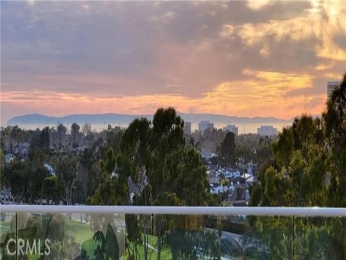 17 Monaco 12 , Newport Beach, CA