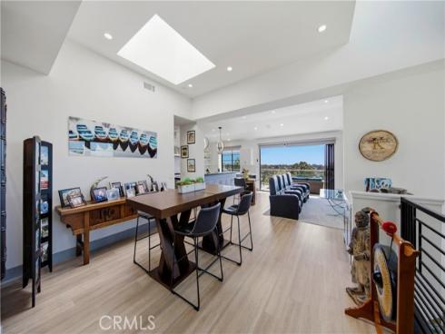 17 Monaco 12 , Newport Beach, CA