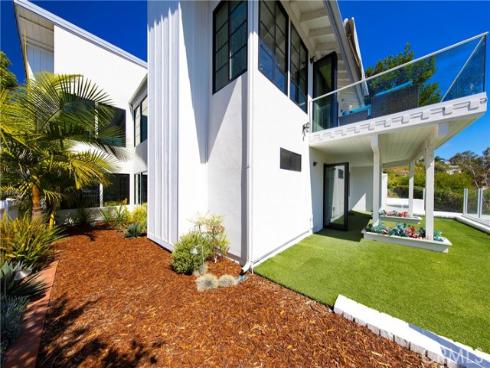 17 Monaco 12 , Newport Beach, CA