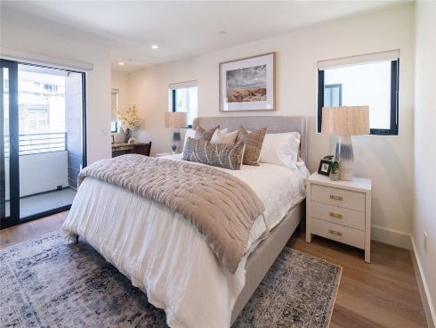 315 E Bay Avenue, Newport Beach, CA