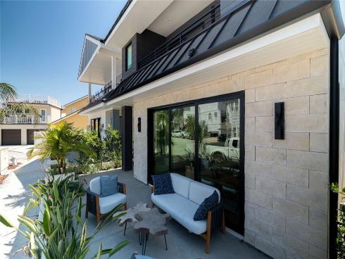 315 E Bay Avenue, Newport Beach, CA