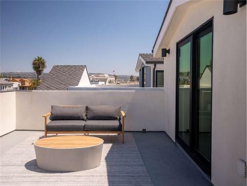 315 E Bay Avenue, Newport Beach, CA
