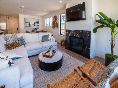 315 E Bay Avenue, Newport Beach, CA