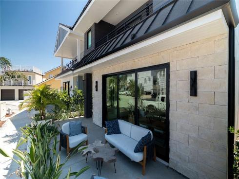 315 E Bay Avenue, Newport Beach, CA