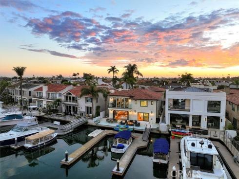 3 Linda Isle , Newport Beach, CA