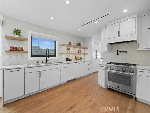 3 Linda Isle , Newport Beach, CA