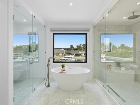 3 Linda Isle , Newport Beach, CA