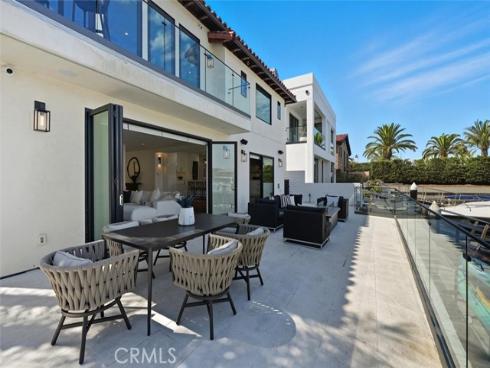 3 Linda Isle , Newport Beach, CA