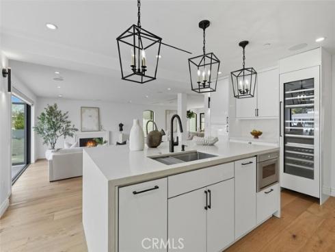 3 Linda Isle , Newport Beach, CA