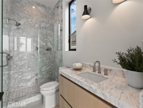 1210 Kings Rd , Newport Beach, CA
