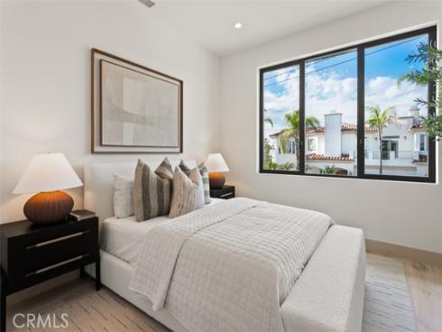 1210 Kings Rd , Newport Beach, CA