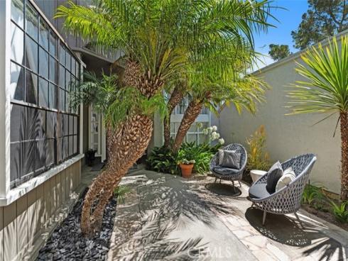 26 Coventry 25 , Newport Beach, CA