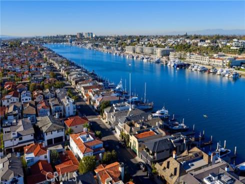 704  Via Lido Nord  , Newport Beach, CA