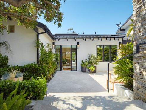 22 Cherry Hills Lane, Newport Beach, CA