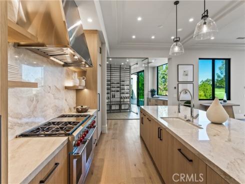 76 Hillcrest Lane, Newport Beach, CA