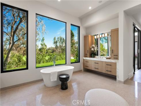 76 Hillcrest Lane, Newport Beach, CA