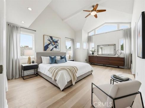 211 E Bay , Newport Beach, CA