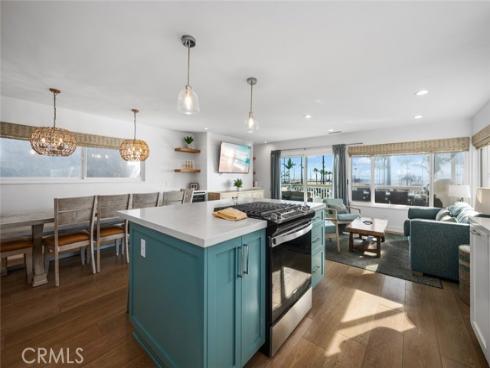 700 E Oceanfront , Newport Beach, CA