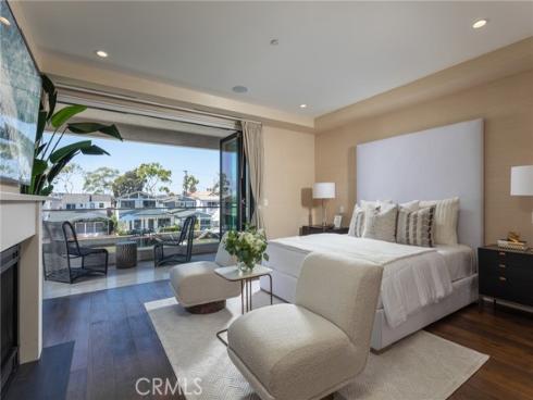 308 Grand Canal , Newport Beach, CA